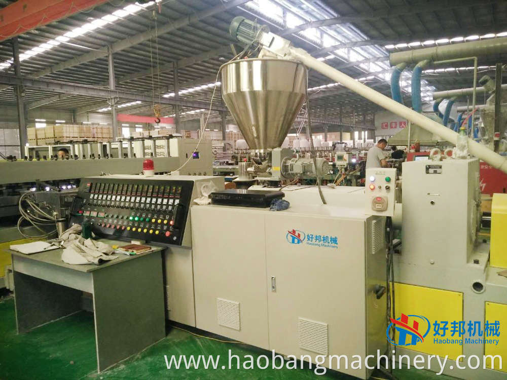 PVC board extrusion machine